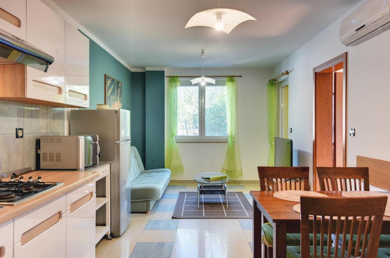 Apartments Universe Pula Ngoại thất bức ảnh