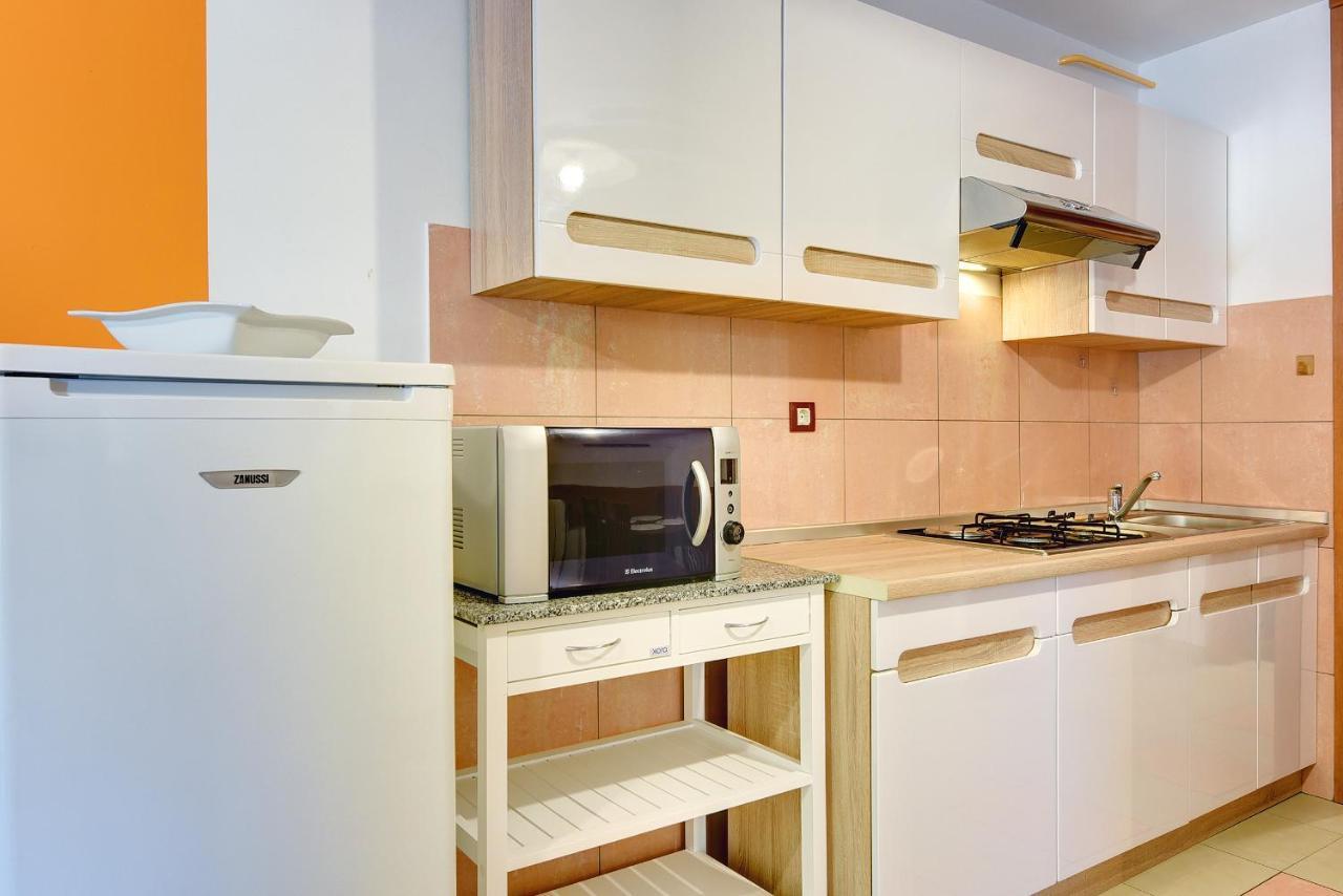 Apartments Universe Pula Ngoại thất bức ảnh