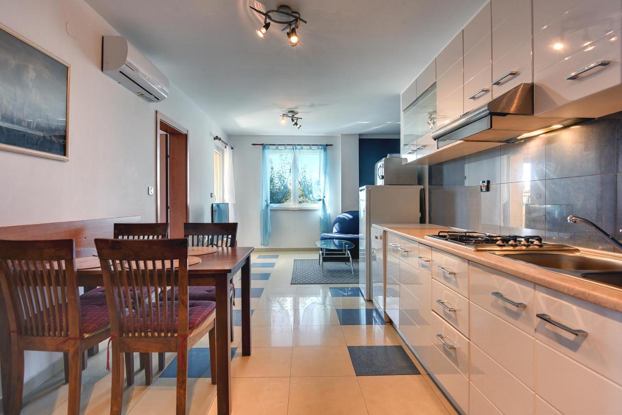 Apartments Universe Pula Ngoại thất bức ảnh