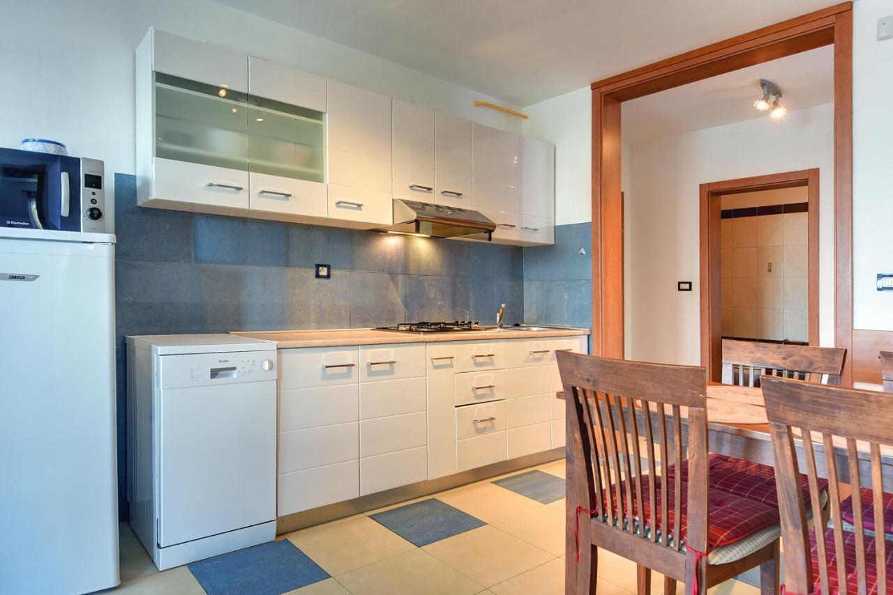Apartments Universe Pula Ngoại thất bức ảnh